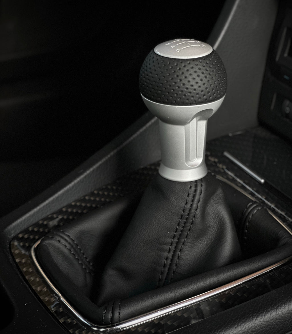 Audi RS4 B7 knob and boot restoration kit.